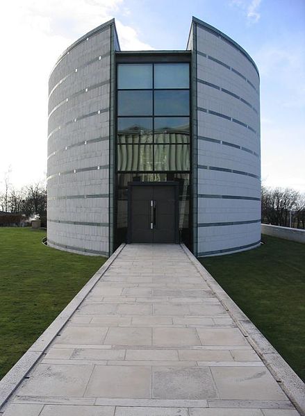 File:Ruskin Library Lancaster University.jpg