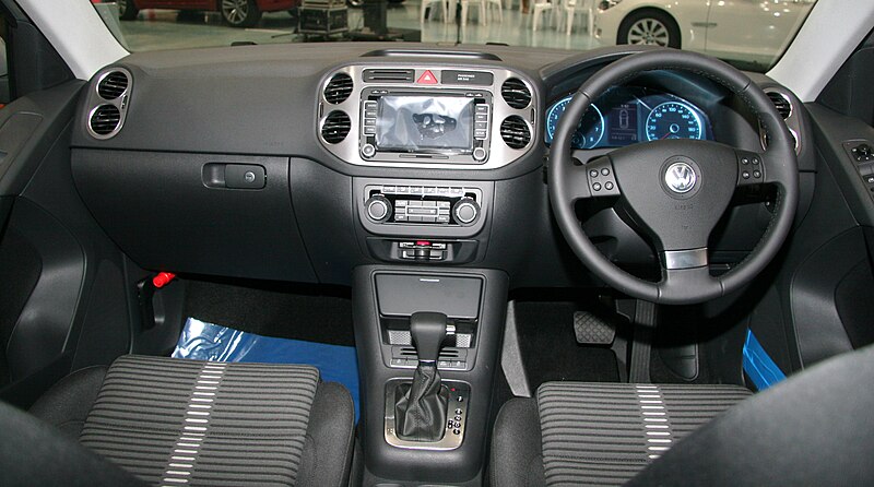 File:Volkswagen Tiguan interior.jpg