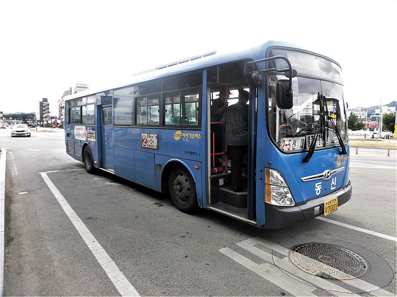 File:Wonju Bus 7001.JPG