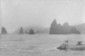 Rocas y aguas de la caleta.