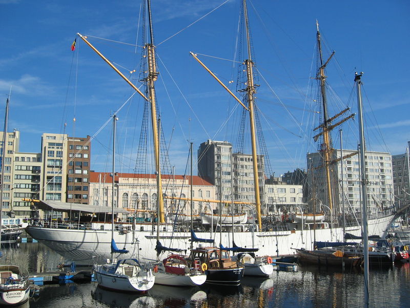 File:20040909-003-oostende-mercator.jpg