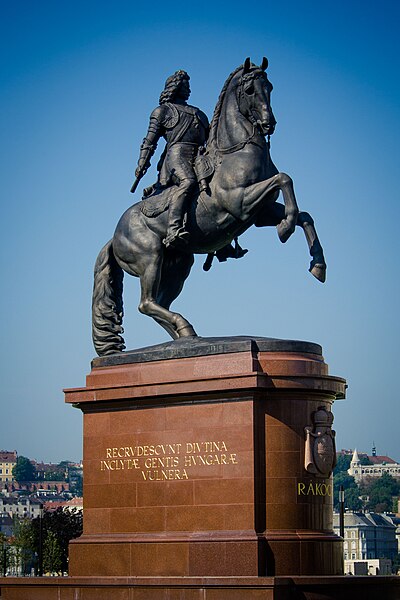 File:FrancisIIRákócziStatue.jpg