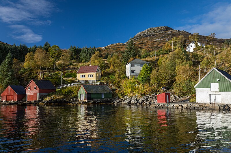 File:Husevåg Ferieparadis 05 Husevågøy.jpg