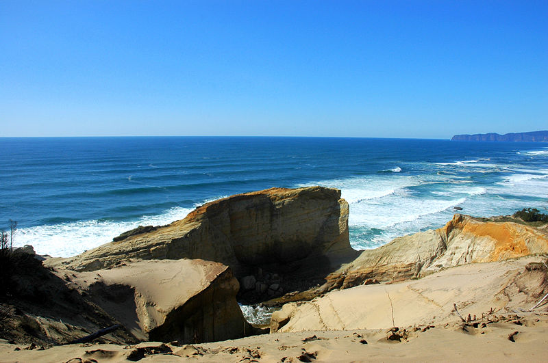 File:Cape Kiwanda.jpg