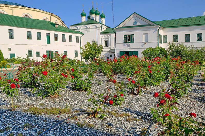 Файл:Kazan Rose Garden.jpg