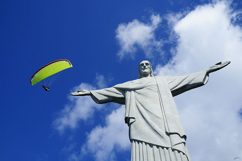 File:Nas mãos do Cristo.JPG