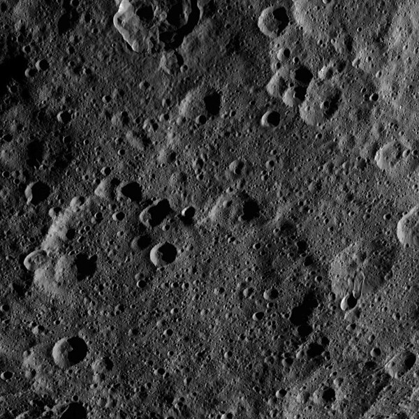 File:PIA19978-Ceres-DwarfPlanet-Dawn-3rdMapOrbit-HAMO-image36-20150920.jpg