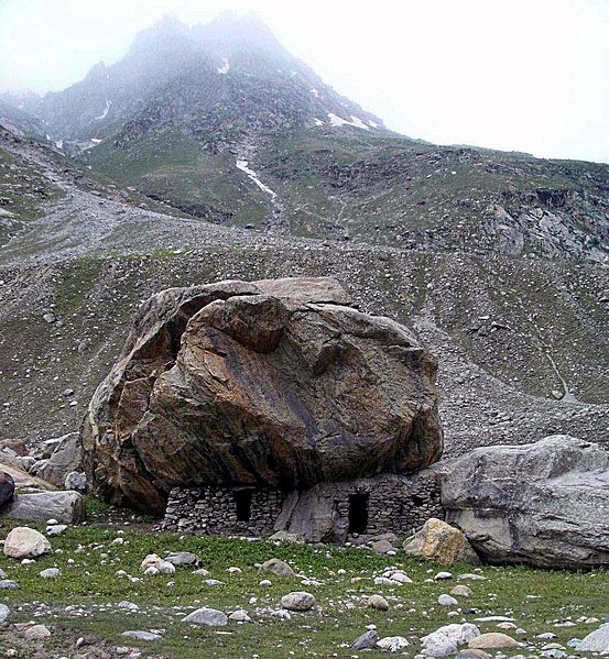 File:Shepherds' rock shelter, Lahaul.jpg