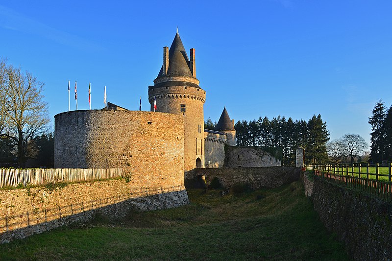 File:Blain - Chateau (1).jpg