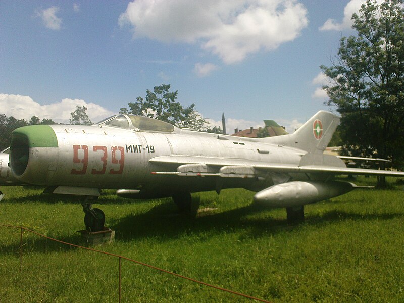 Файл:MiG-19PM.jpg