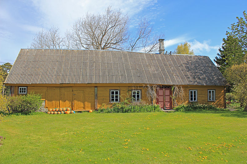 File:Old farmhouse on Vilsandi.jpg