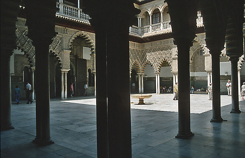 File:Sevilla reales alcázare innenhof.jpg