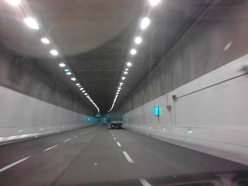 File:Monza tunnel viale Lombardia.jpg