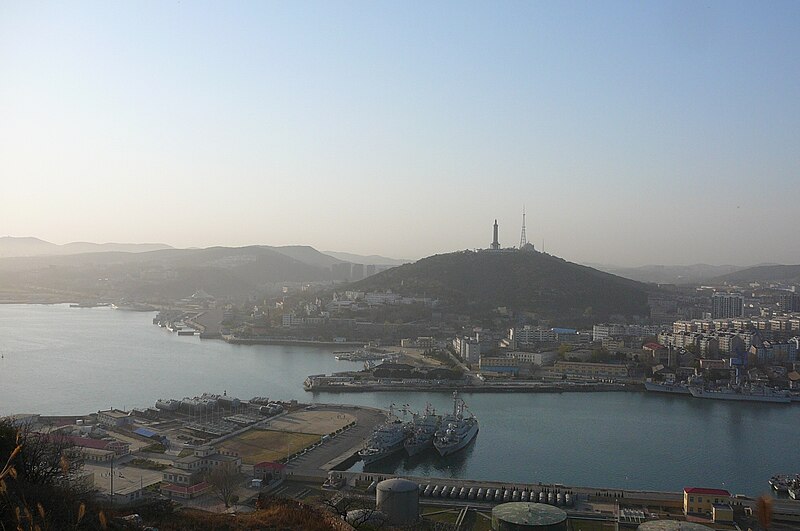 File:黄金山より旅順口港内全景.jpg