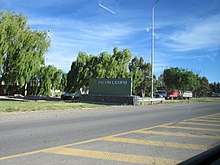 Acceso Picún Leufú 02.jpg