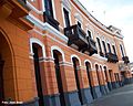 Inmuebles en los alrededores de la Plaza Bolognesi.