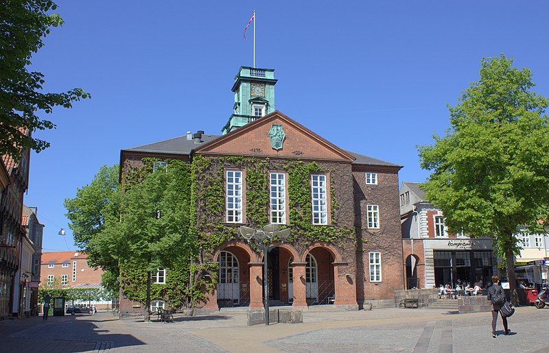 Archivo:Cityhall in Kolding.Denmark.Kolding Rådhus.2012-001.jpg