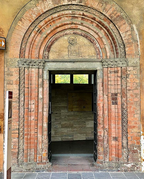 La puerta de la capilla con sinopia de Michelino da Besozzo