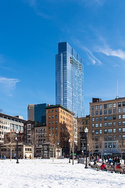 Archivo:Millennium Tower from Common.jpg