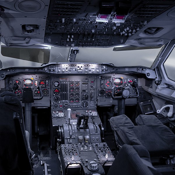 File:Airbus 300B Flight Deck.jpg