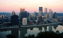 The skyline of Pittsburgh displaying the tallest buildings.Wikipeder.