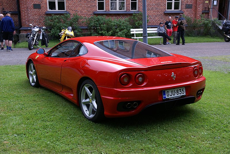 Файл:Ferrari 360 Modena takaa.jpg