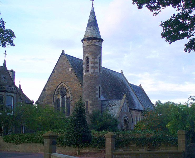 File:Holyroodchurchcarnoustie.jpg