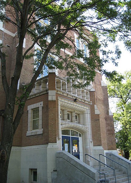 File:Oakwood Collegiate Institute.JPG