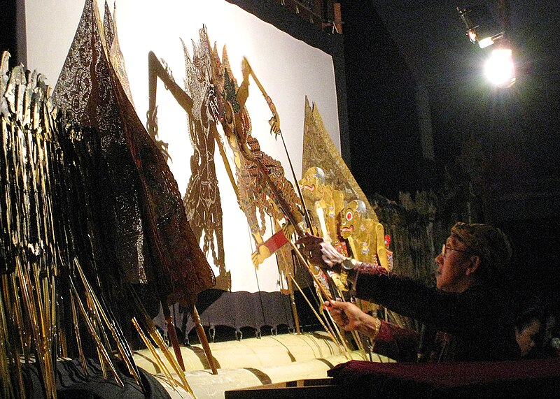 File:Wayang Performance.jpg