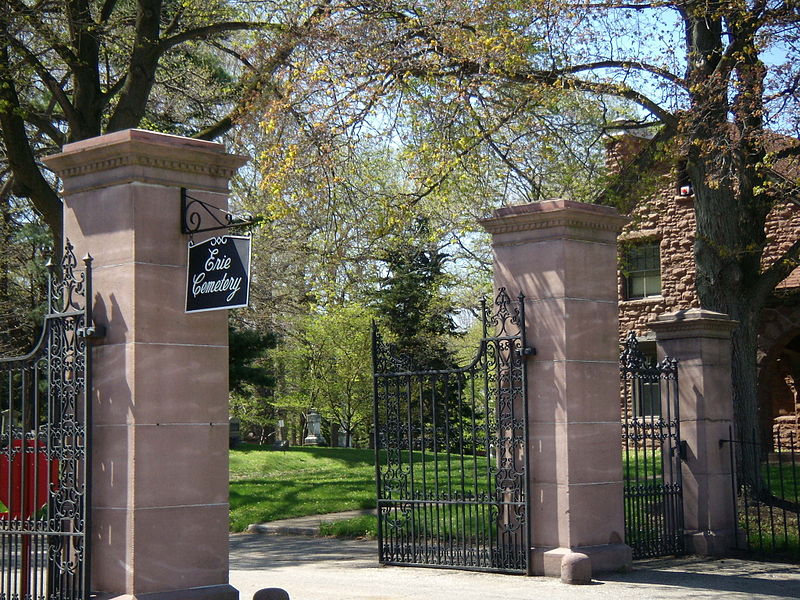 File:Erie Cemetery gate.jpg