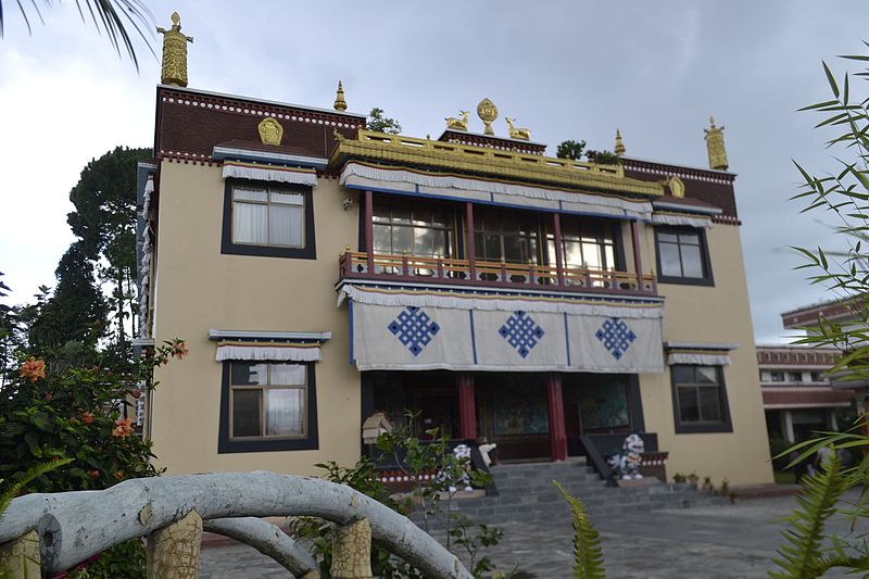 Файл:Kopan Monastery Main Gompa.jpg