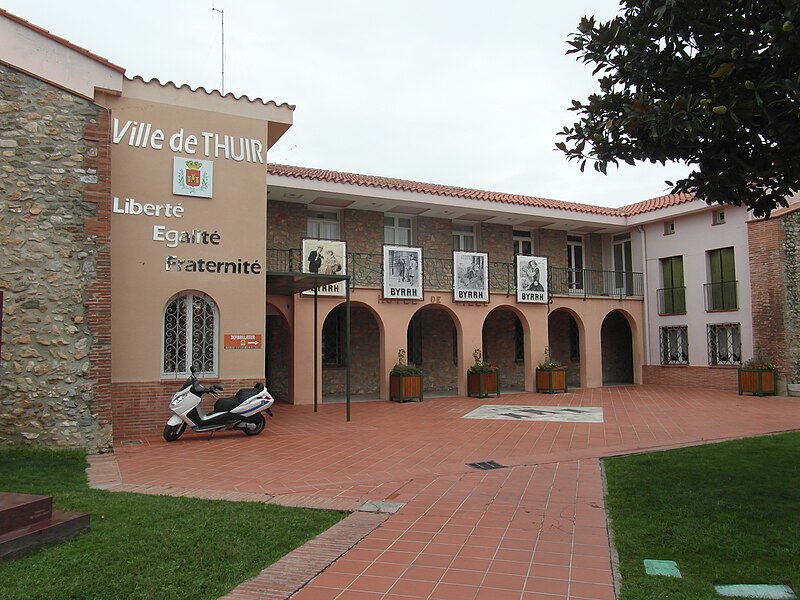 Archivo:Mairie de Thuir (66).jpg