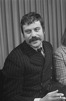 Oliver Reed 1968.jpg