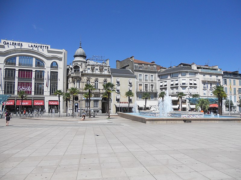 File:Place Clemenceau - Pau.JPG