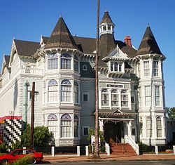 The Platt Building, also known as The Victorian — a c. 1970s office building at 19725 Sherman Way, Canoga Park−Winnetka, photo taken in 2008