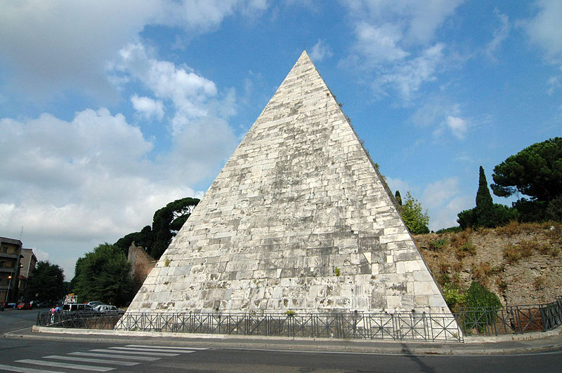 Файл:Pyramid of cestius.jpg