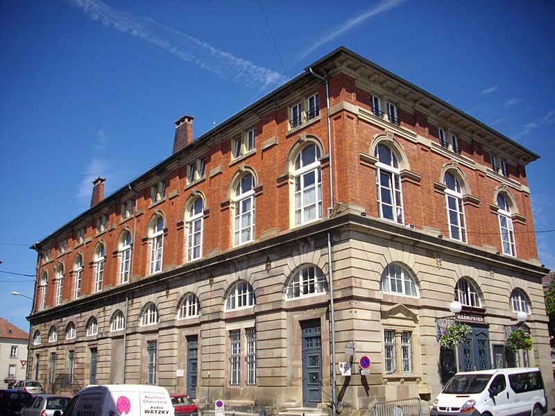 File:Sarrebourg - halles.JPG