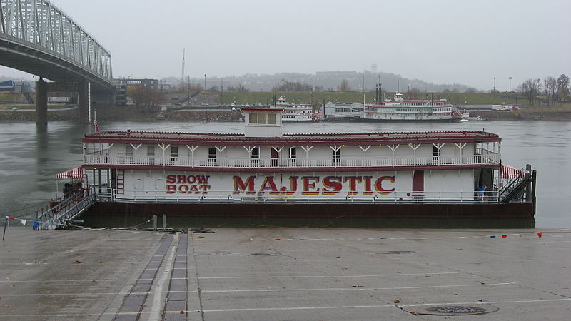 File:Showboat Majestic at Cincinnati.jpg