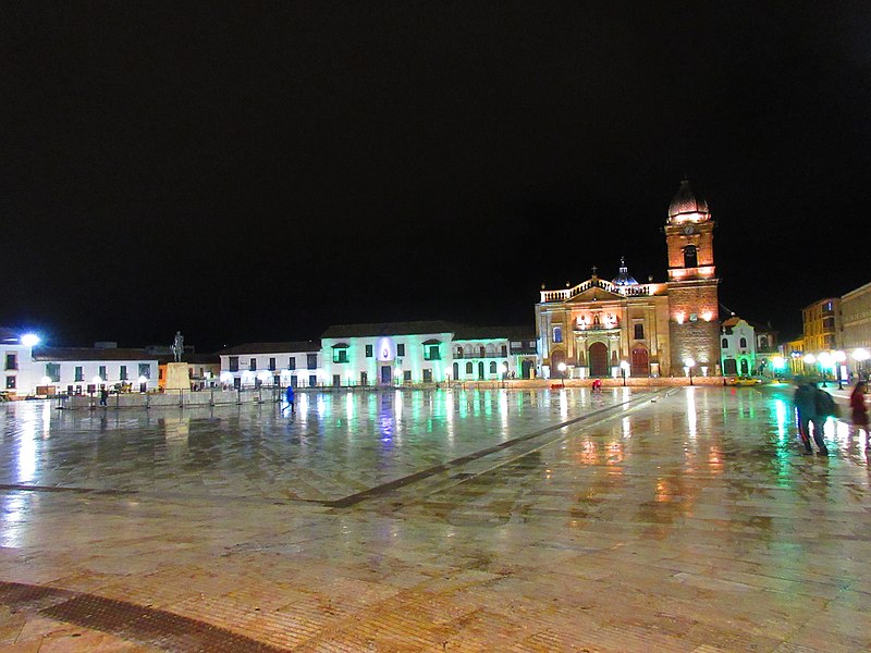 Archivo:Tunja Nocturna.JPG