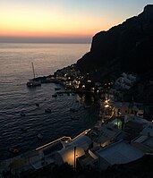 Amoudi Bay at dusk