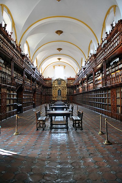 File:Biblioteca Palafoxiana de Puebla.jpg