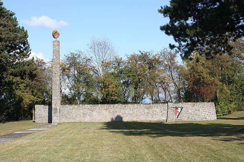 File:French monument Mauthausen 1243.JPG