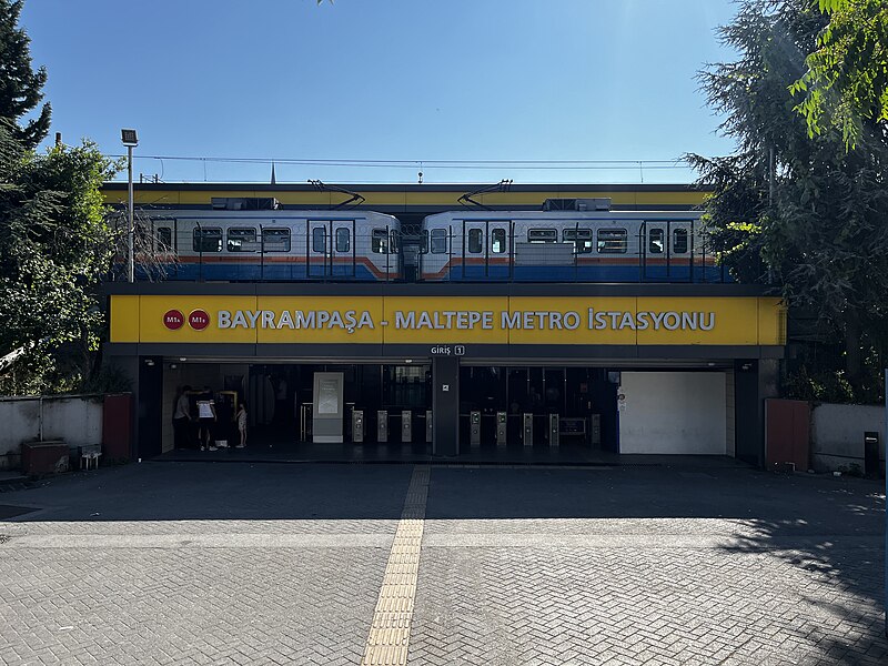 File:M1 Bayrampaşa-Maltepe station.jpg