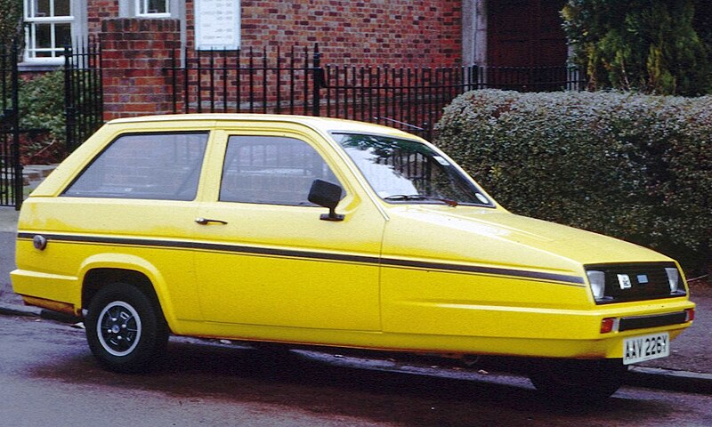 File:Reliant Rialto Saloon England.jpg