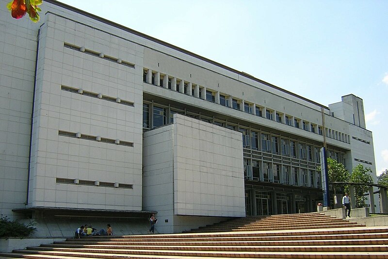 Archivo:UPB-Biblioteca Central-Medellin.JPG