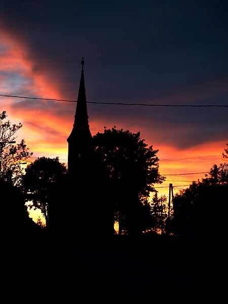 File:Bakonyszentkirály, church, sundown.jpg