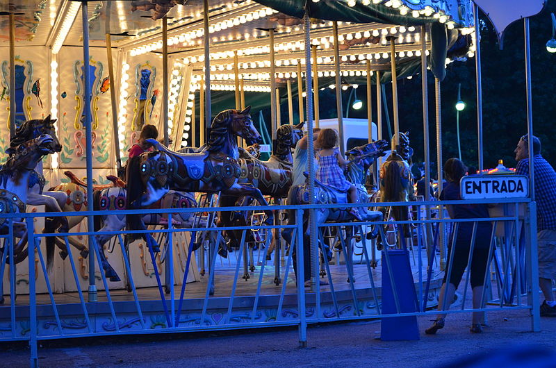 File:Carrousel iluminado.JPG