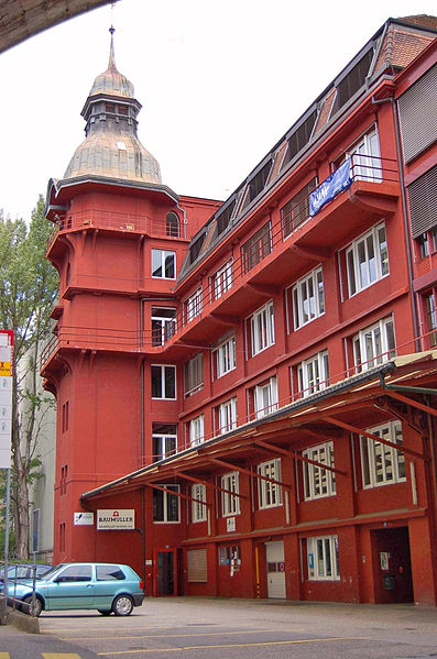 File:Fabrique Rouge Serrières.jpg