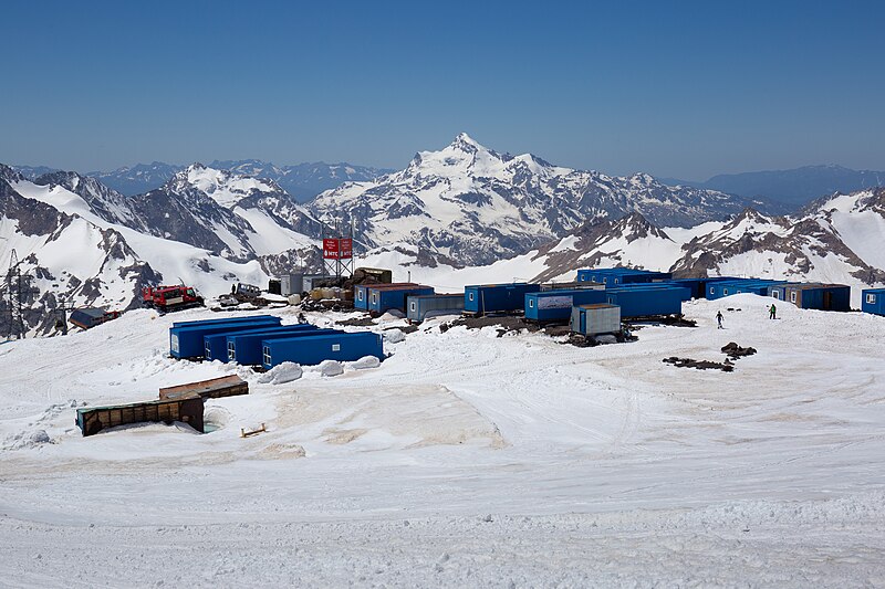 Файл:Garabashi huts 2019.jpg