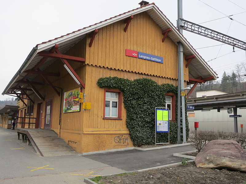 File:Langnau Bahnhof.JPG